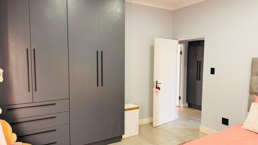 3 Bedroom Property for Sale in Somerton Estate Free State